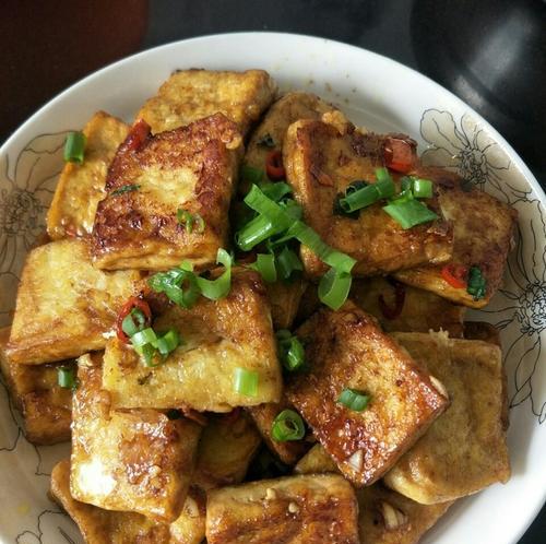 茶树菇烧香煎豆腐怎么做？步骤和技巧是什么？