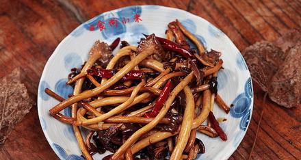 茶树菇烧鸡翅的做法是什么？步骤详解和常见问题解答？