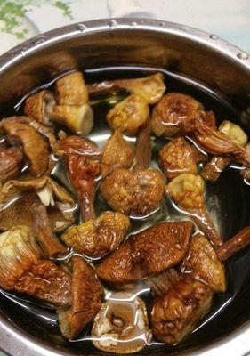茶树菇鸡腿汤怎么做？步骤和常见问题解答？