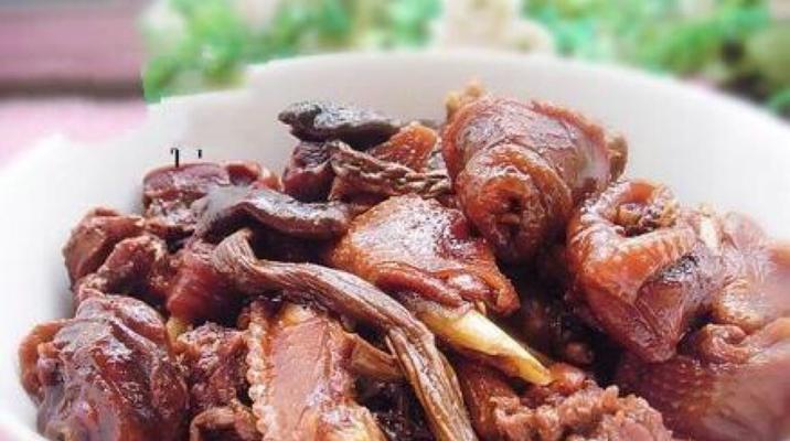 茶树菇炖鸡汤的做法是什么？如何炖出美味的茶树菇鸡汤？