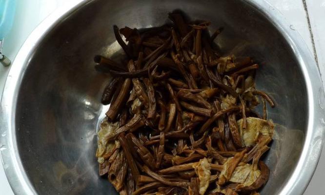 茶树菇炒四季豆怎么做？步骤和技巧有哪些？
