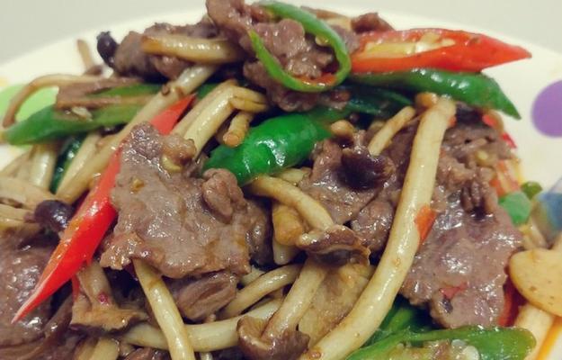 茶树菇炒豆角的做法是什么？这道菜的营养价值如何？