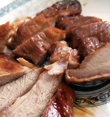 叉烧鸡肉卷的做法是什么？如何在家轻松制作？