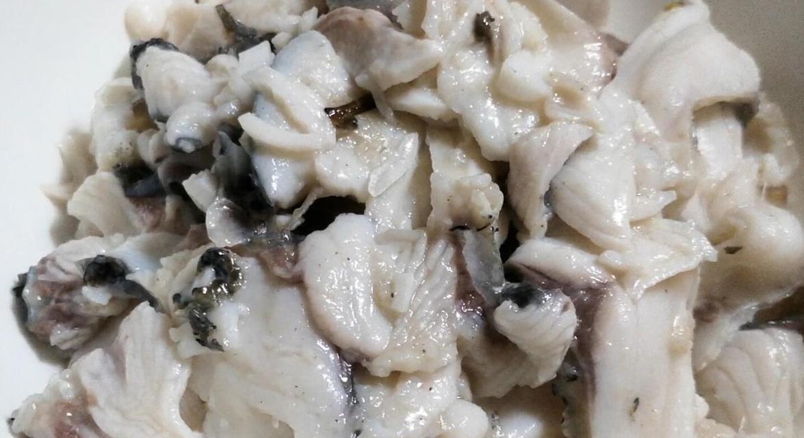 草鱼平菇汤怎么做？有哪些步骤和技巧？