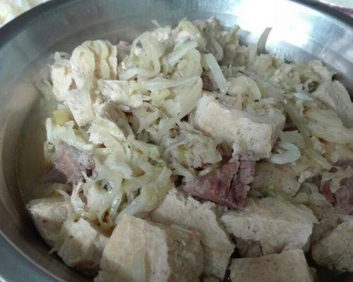 草鱼炖冻豆腐怎么做？步骤和技巧有哪些？