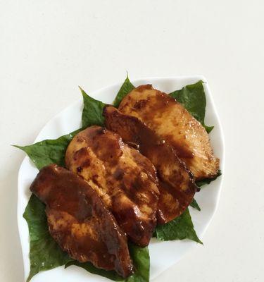 草莓乳鸡排的做法是什么？如何在家轻松制作？
