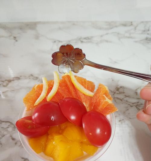 草莓慕斯杯怎么做？步骤和技巧有哪些？