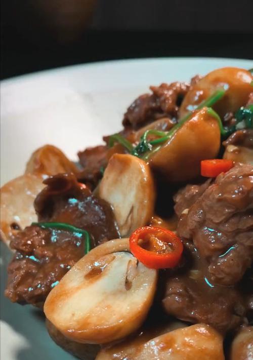 草菇牛肉怎么做才好吃？详细步骤和技巧是什么？