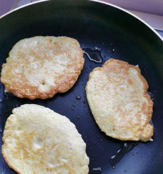 藏茶红萝卜鸡蛋煎饼怎么做？有哪些步骤和技巧？