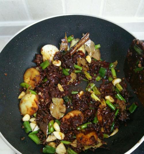沧州火锅鸡怎么做？在家也能做出地道口味吗？