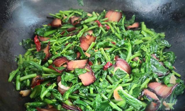 菜苔炒辣肉的做法是什么？如何炒出美味的辣肉？
