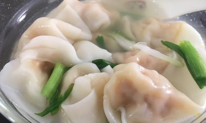 如何制作美味的菜肉馄饨？菜肉馄饨的做法有哪些常见问题解答？