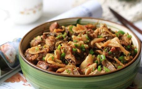 菜脯莲藕煲排骨怎么做？步骤和技巧是什么？