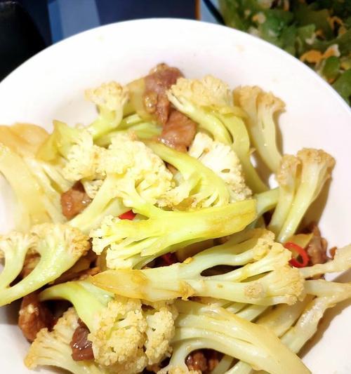 菜花瘦肉怎么做才好吃？简单易学的家常菜花瘦肉做法是什么？
