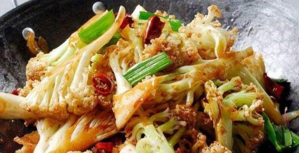 菜花炒肉丝怎么做？步骤和技巧是什么？