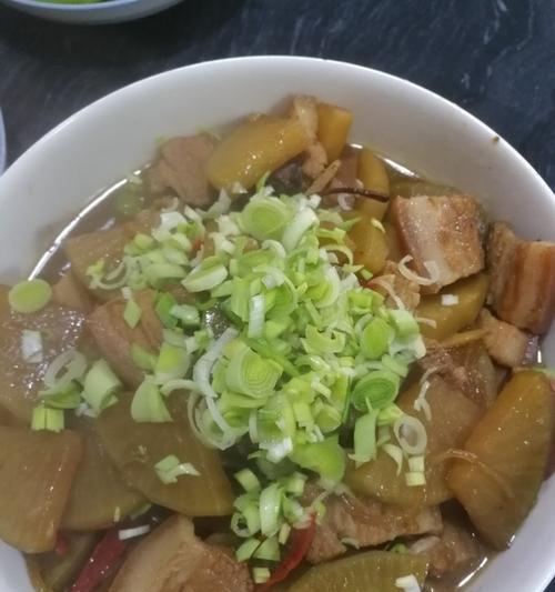 菜梗萝卜炖土豆的做法是什么？步骤详解如何做？
