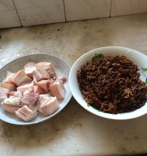 菜干焖肉怎么做？步骤和技巧有哪些？