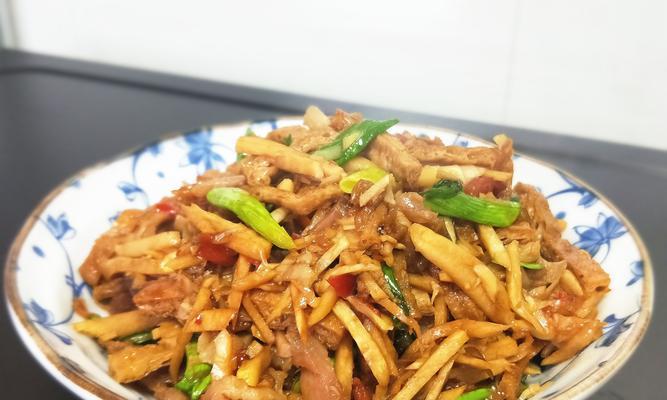 彩色小炒怎么做？有哪些简单易学的步骤？