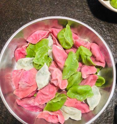 彩色饺子怎么做？有哪些简单易学的制作方法？