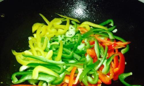 彩椒肉丝的做法是什么？如何快速做出美味的彩椒肉丝？