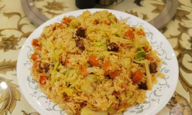 彩椒牛肉炒饭怎么做？有哪些步骤和技巧？