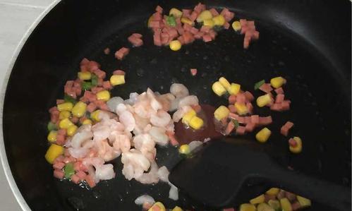 彩椒酿虾仁的做法是什么？如何做出美味的彩椒酿虾仁？