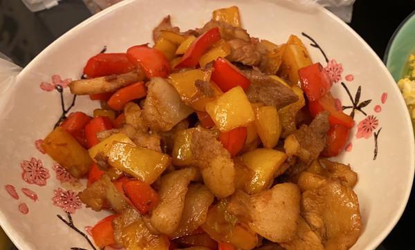 彩椒茭白炒肉怎么做？步骤详解和常见问题解答？