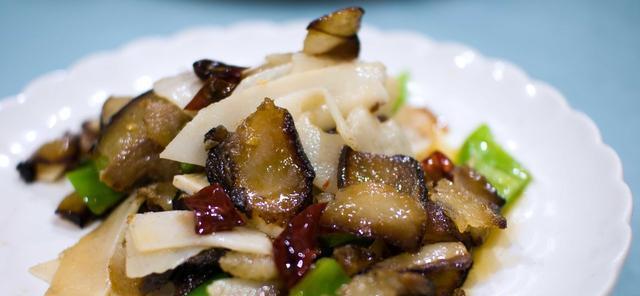 彩椒回锅肉怎么做？步骤和技巧有哪些？