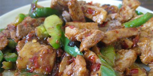 彩椒回锅肉怎么做？步骤和技巧有哪些？