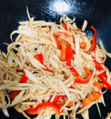 彩椒炒杏鲍菇怎么做？步骤和技巧有哪些？