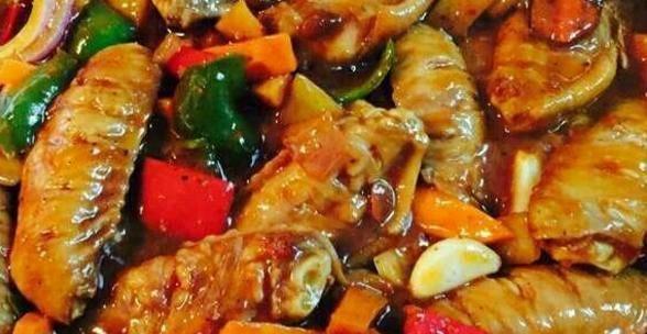 彩椒炒香菇素鸡怎么做？步骤和技巧有哪些？