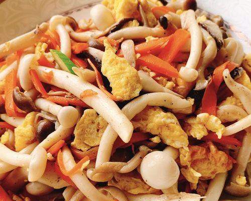 彩椒炒双菇怎么做？步骤详细吗？