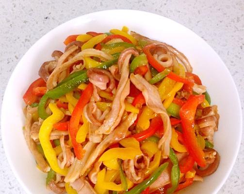 彩椒炒平菇的做法是什么？这道菜的营养价值如何？