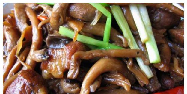 彩椒炒平菇的做法是什么？这道菜的营养价值如何？