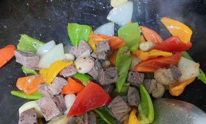 彩椒炒牛肉怎么做？有哪些步骤和技巧？