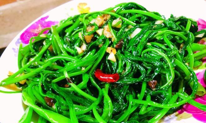 彩椒炒空心菜怎么做？步骤详细吗？