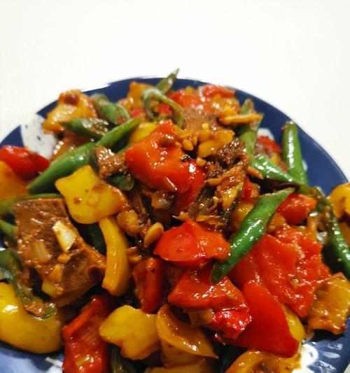 彩椒炒鸡肉片的做法是什么？如何快速掌握这道家常菜的烹饪技巧？