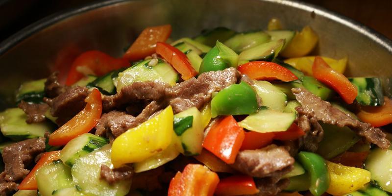 彩椒爆牛肉的做法是什么？如何做出美味的彩椒爆牛肉？