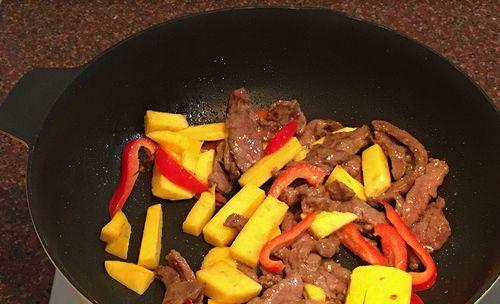 彩椒爆牛肉的做法是什么？如何做出美味的彩椒爆牛肉？