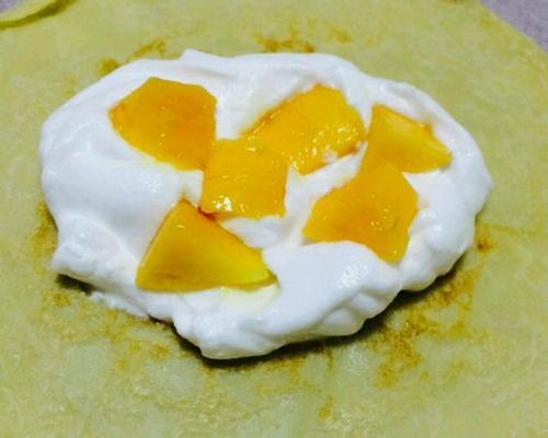 如何在家制作彩虹芒果千层？步骤和技巧是什么？