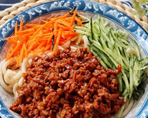 八叔珍藏版炸酱面怎么做？有哪些独特步骤和秘诀？