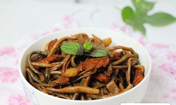 黯然销魂豆角炖肉盖饭怎么做？详细步骤和技巧是什么？