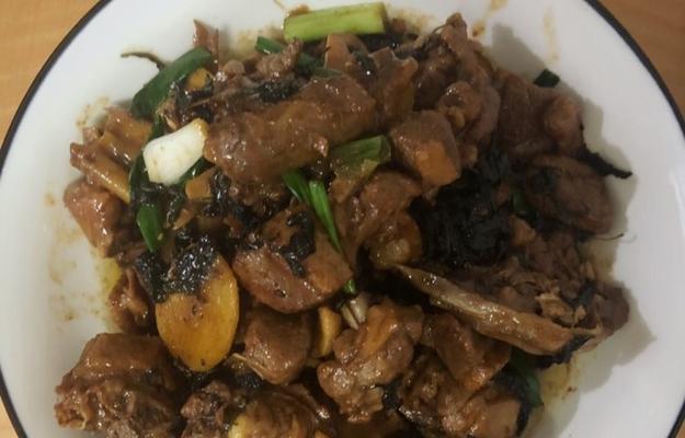 紫苏焖鸭肉的做法是什么？如何做出美味的紫苏焖鸭肉？