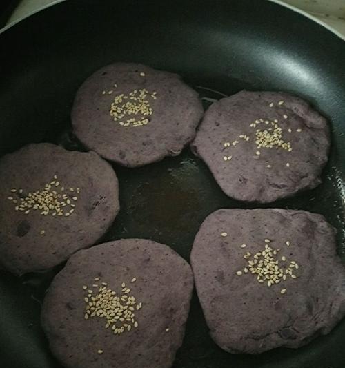 紫薯馅饼的做法是什么？如何在家轻松制作紫薯馅饼？