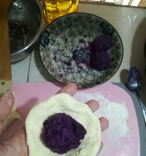 紫薯馅饼的做法是什么？如何在家轻松制作紫薯馅饼？