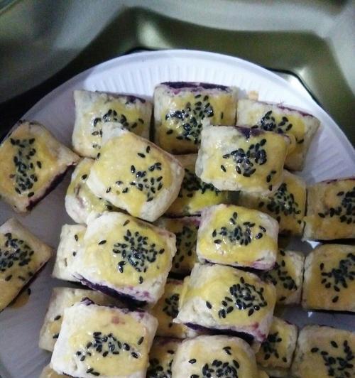 紫薯肉松蛋黄酥怎么做？步骤和技巧是什么？