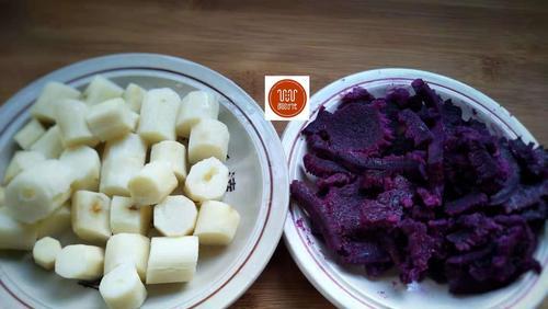 紫薯牛奶煎饼的做法是什么？如何在家轻松制作？