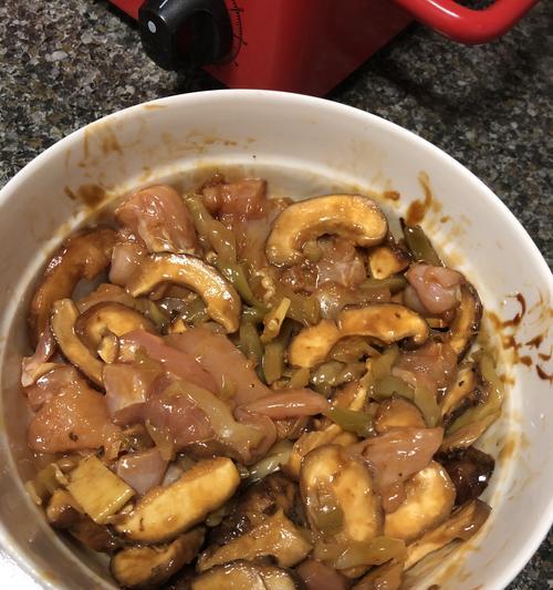 猪肉炖香菇的做法是什么？如何让香菇更入味？