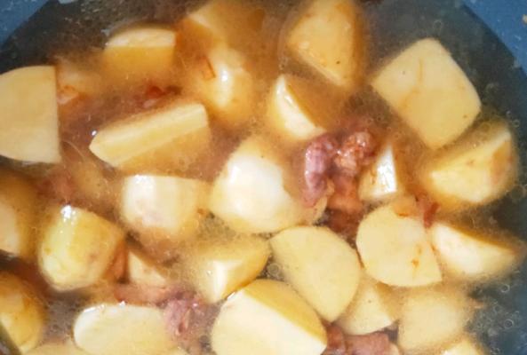 猪肉炖土豆怎么做？步骤和技巧有哪些？