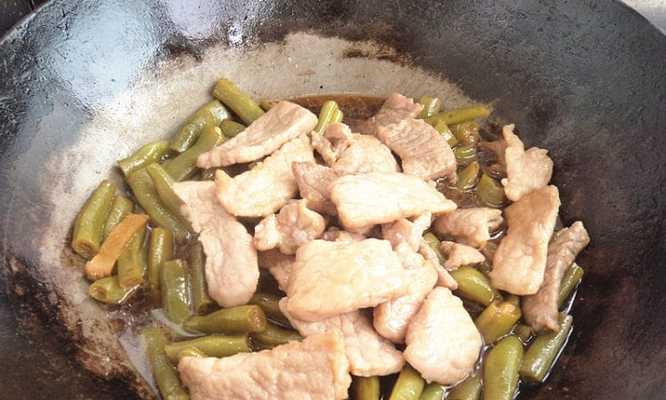 猪肉炖豆角的做法是什么？步骤详解如何做出口感鲜美的一道菜？
